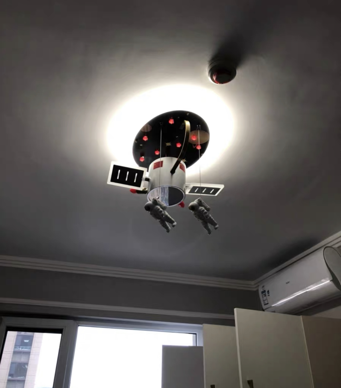 The Astronaut Light photo review