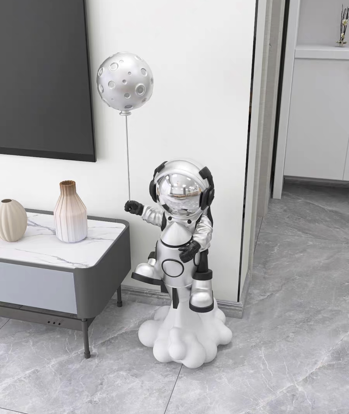 The Astronaut Holding a Balloon photo review